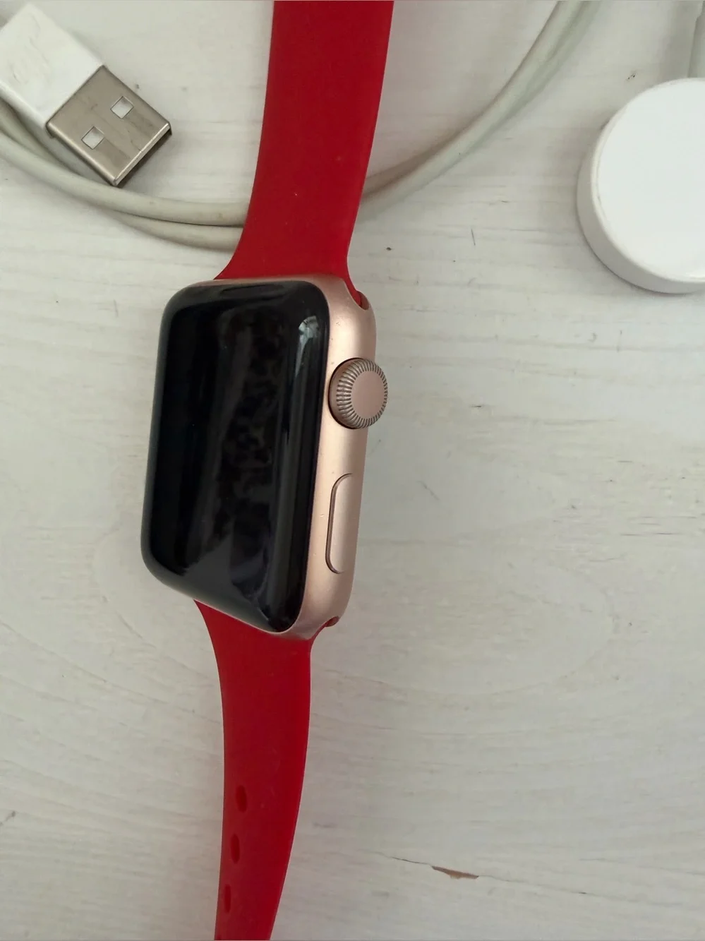 Apple Watch Series 3 42mm Gold Aluminum Pink Sand Sport Band Excellent Condition
